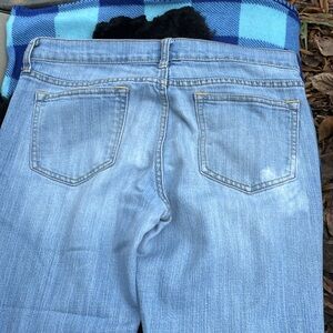 Old Navy Diva Light Blue Wash Denim Jeans Distressed Frayed Hem Hole in Leg 12 R